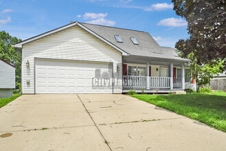 Building Photo - 1442 Maria Ave
