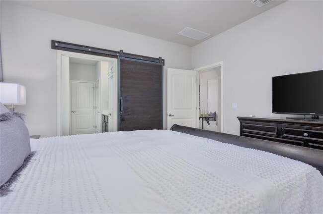 Building Photo - 9000 Cattle Baron Path