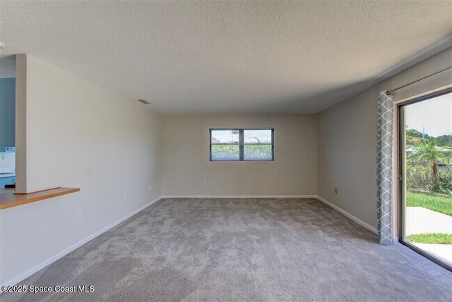 Building Photo - 331 Carmine Dr