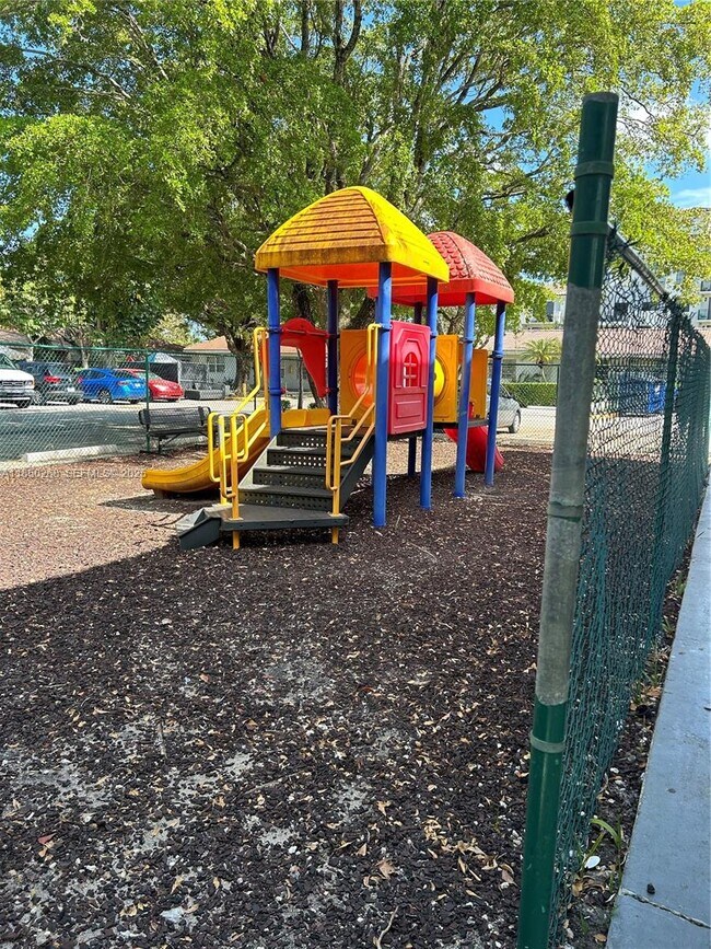 Building Photo - 17255 SW 95th Ave