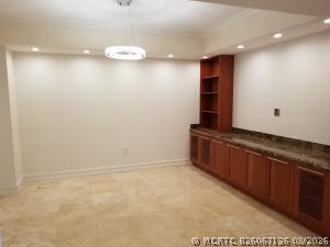 Building Photo - 20201 E Country Club Dr