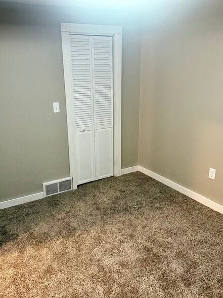 Building Photo - 401 W Douglas Ave