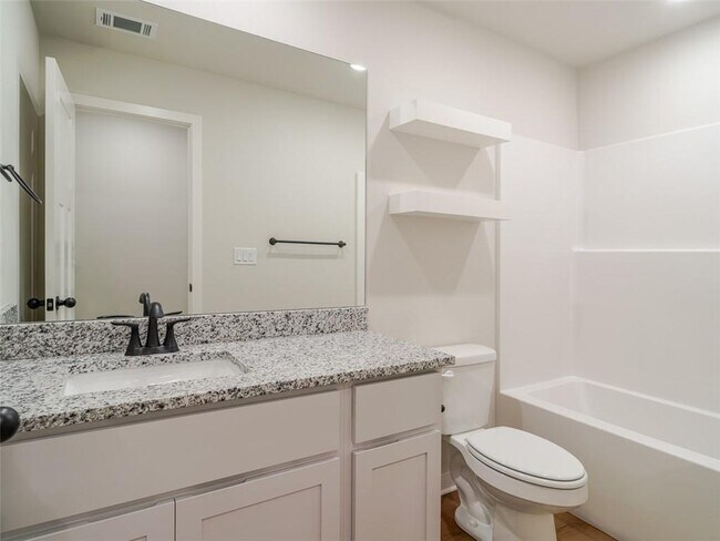 Building Photo - 511 Cosmos St