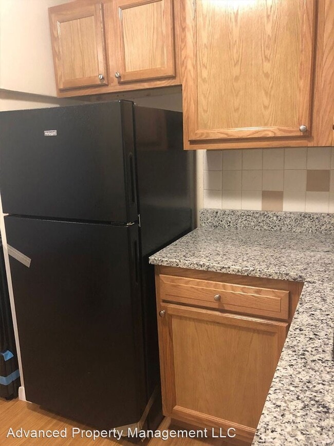 Building Photo - 1045 River St