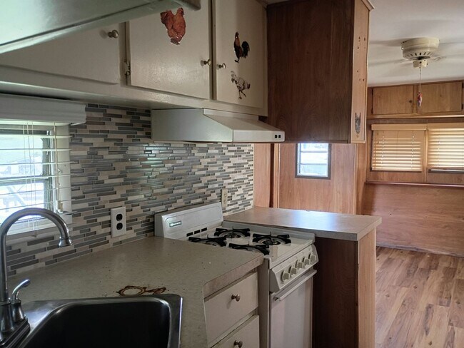 Building Photo - 39 Betty Dr