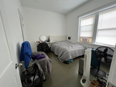 Building Photo - 50 Queensberry St