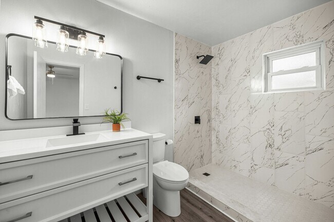 Building Photo - 5 Bahia Court Trce