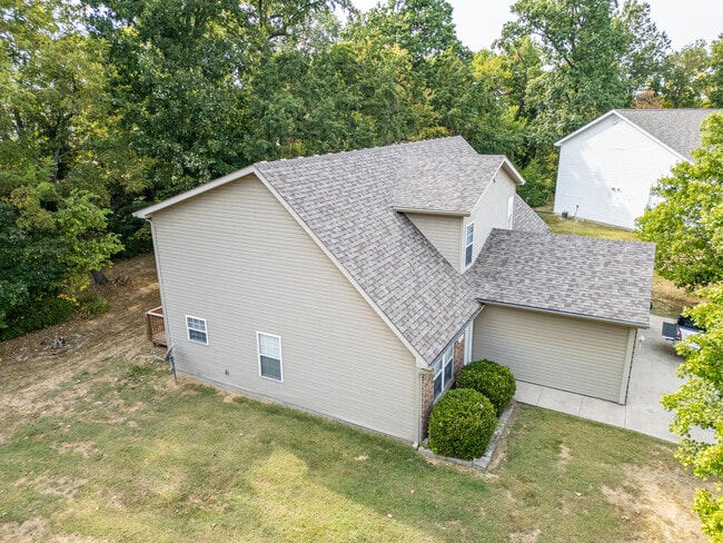 Building Photo - 307 Burnside Dr