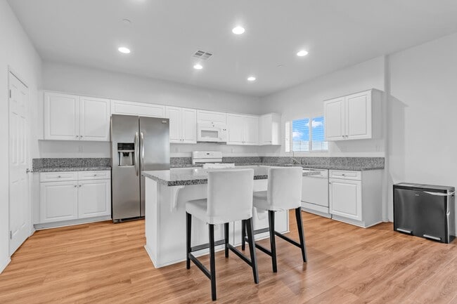 Building Photo - 4896 Stits Cir