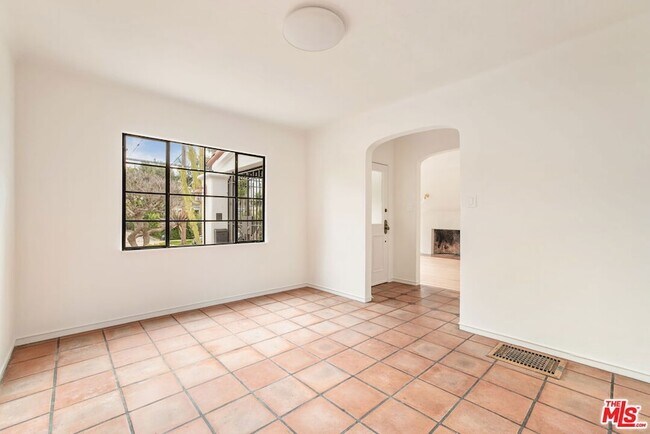 Building Photo - 2228 Prospect Ave