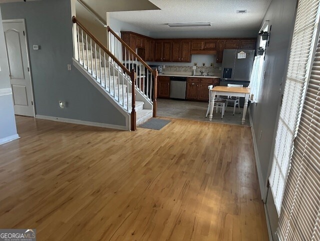 Building Photo - 610 City Park Dr