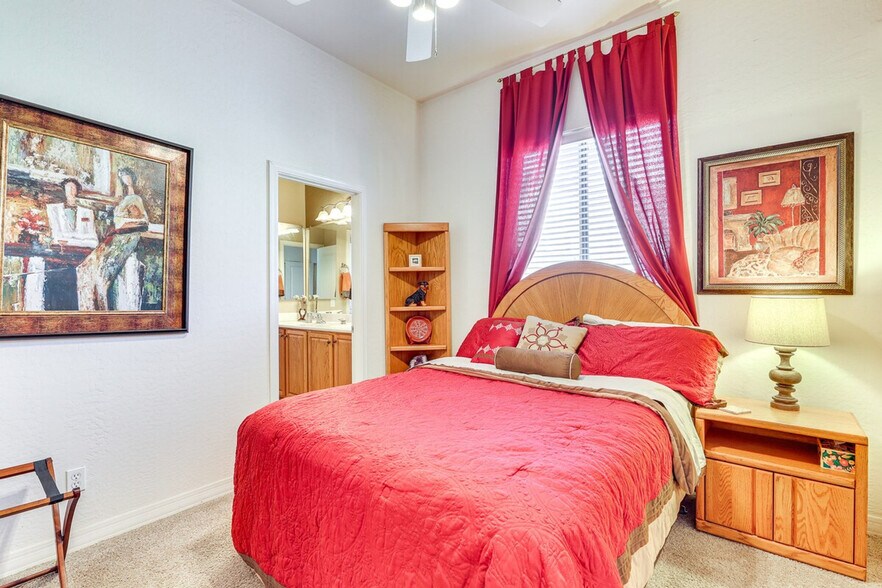 Building Photo - 1425 N Harper Cir