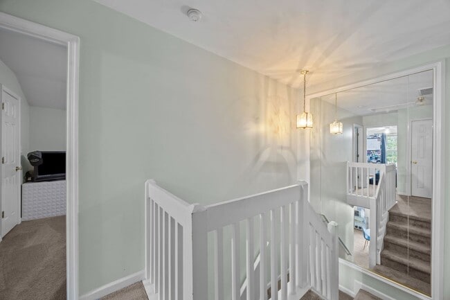 Building Photo - Stunning Townhome for Rent in Whitsett!
