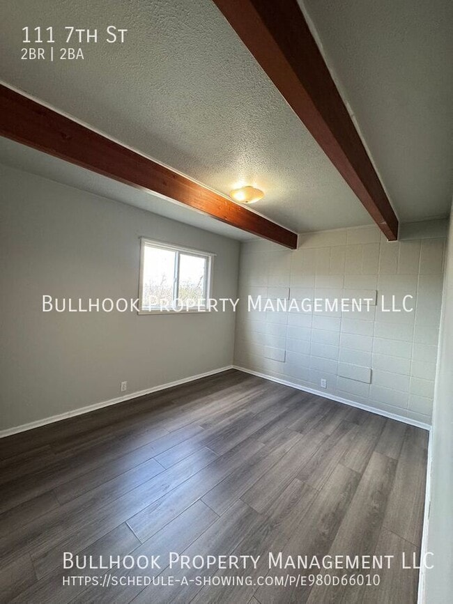 Building Photo - 111 7th St