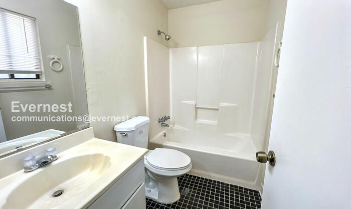 Building Photo - 1888 Singer Way