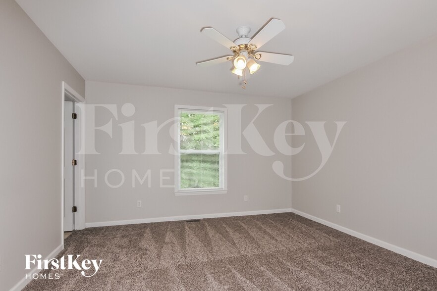 Building Photo - 224 Victoria Dr