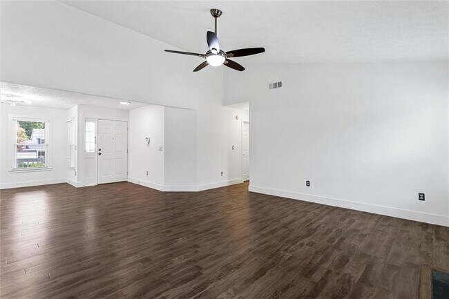 Building Photo - 140 Grayland Creek Dr