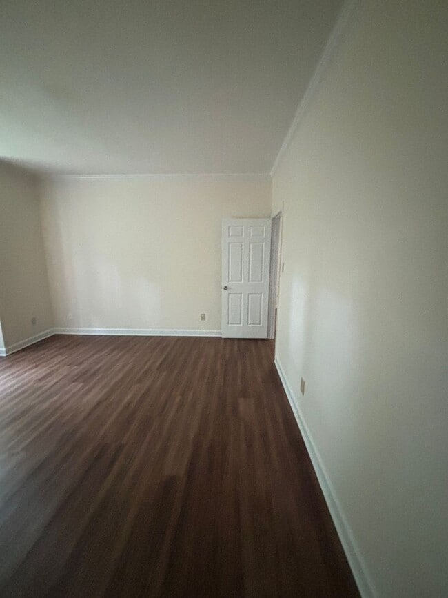 Building Photo - Great condo, GREAT PRICE! APPLY NOW!!