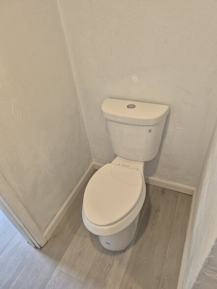 Building Photo - 628 SW Krome Ter