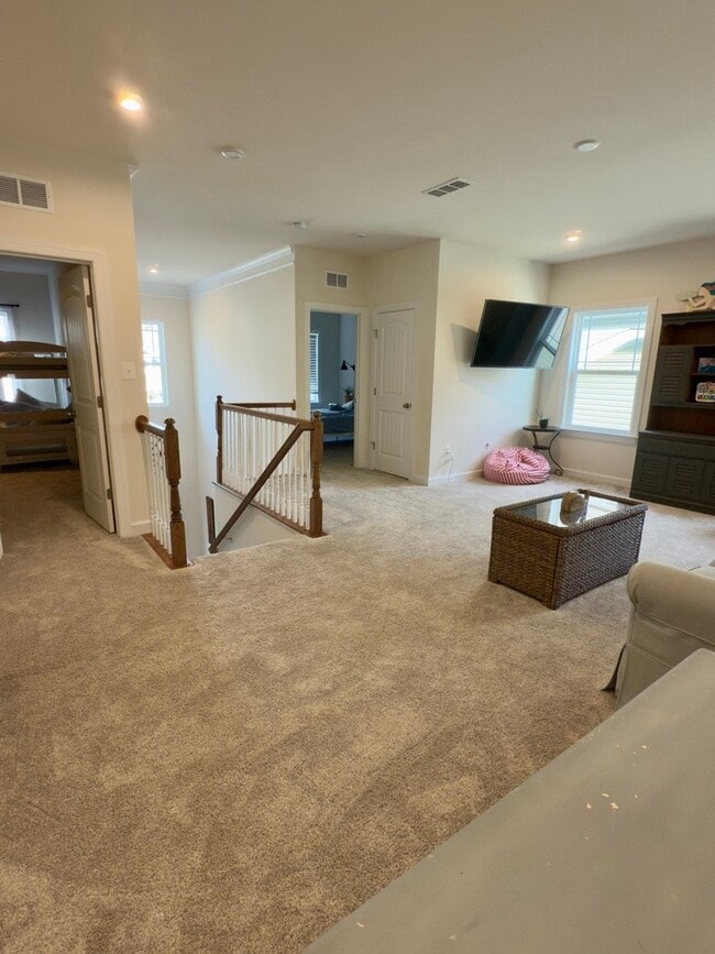 Building Photo - 37 Beach Club Ave