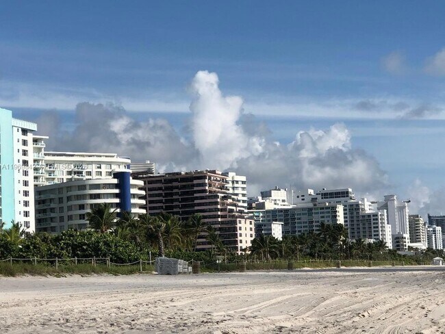 Building Photo - 5005 Collins Ave