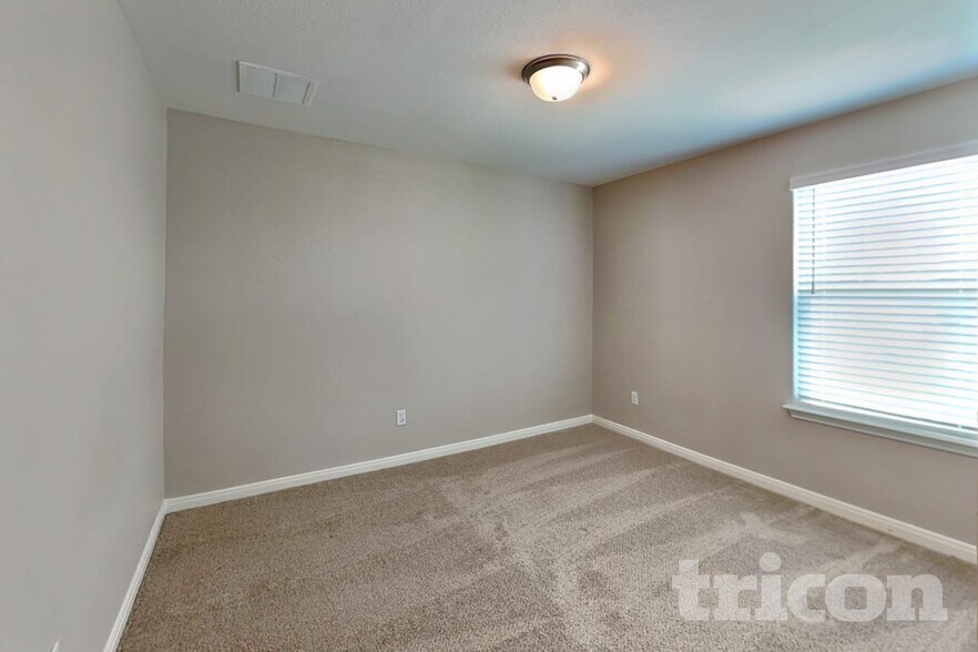 Building Photo - 5532 Shasta Pl