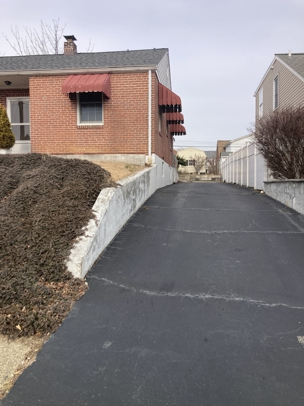 Building Photo - 705 Fallon Ave