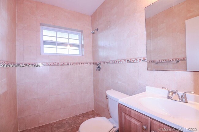 Building Photo - 3019 SW 68th Terrace