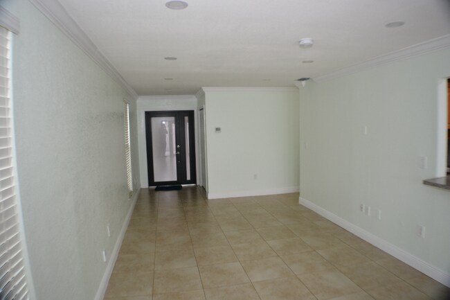 Building Photo - 9466 SW 6th Terrace