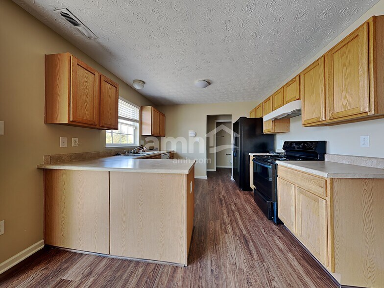 Building Photo - 5433 Fairford Ct