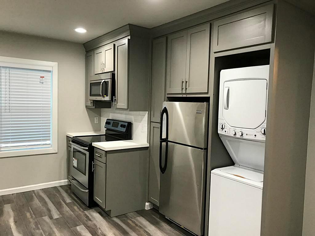 *note that washer dryer is covered with cabinet door not shown in this photo - 5005 Tierwester st