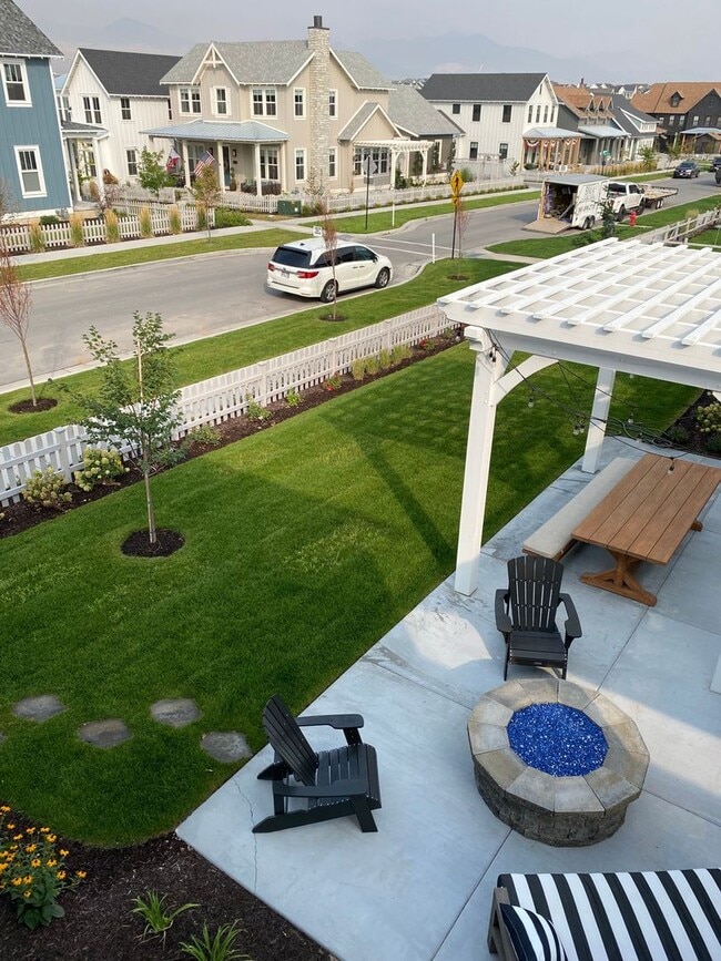 Building Photo - Daybreak Island Furnished Home