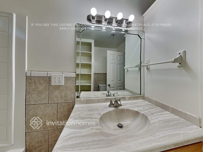 Building Photo - 8451 Murietta Ave