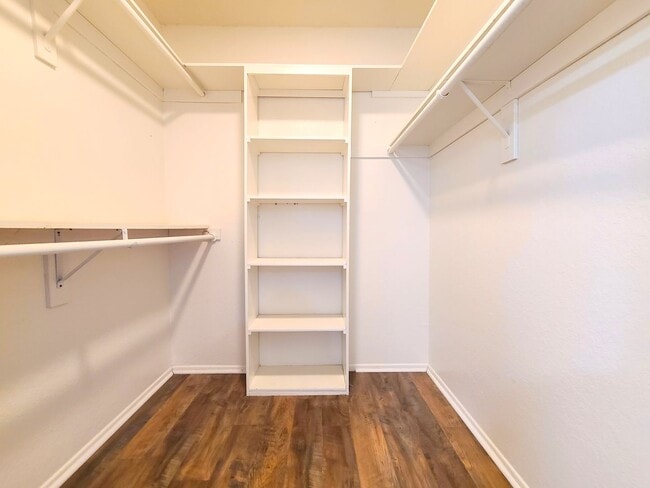 Building Photo - $500 MOVE-IN CREDIT w/Approved 675+ Credit...