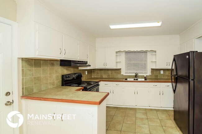 Building Photo - 8316 9th Ave S