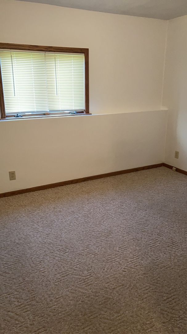 Building Photo - 399