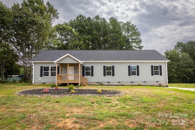 Building Photo - 2070 Travis Rd