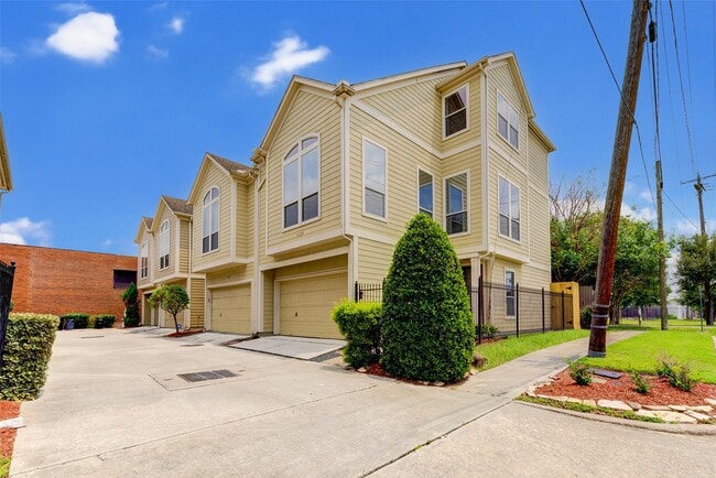 Primary Photo - 3129 Dallas St