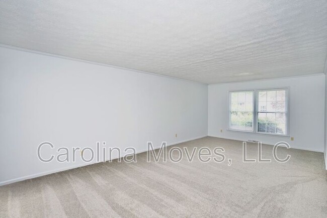Building Photo - 204 Overcreek Rd