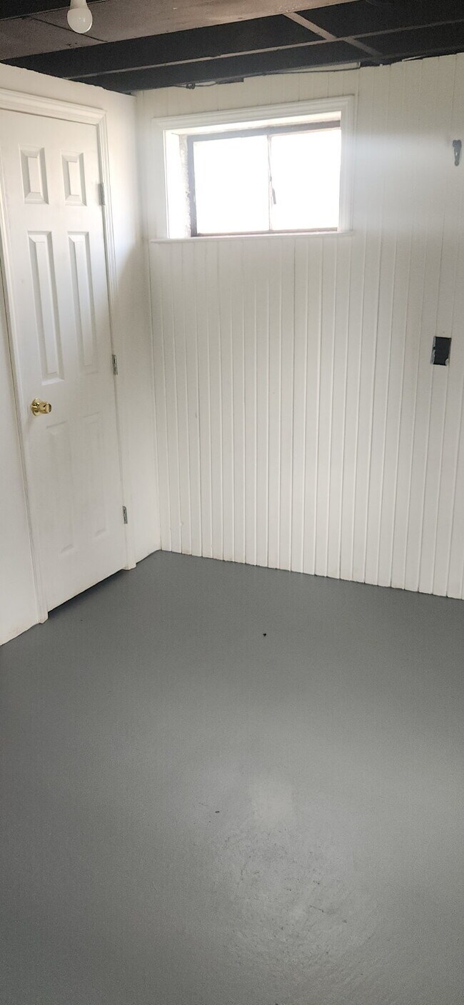 Building Photo - "Charming 3-Bed Home with Gleaming Hardwood Floors on Jackson Ave, Berkeley!"