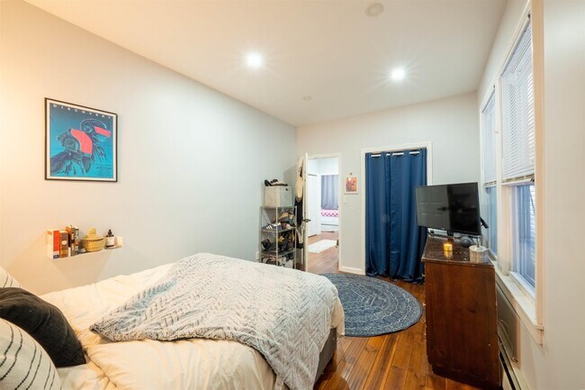 Building Photo - 40 Condict St