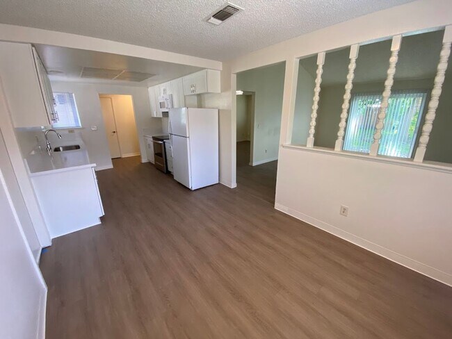Building Photo - 3 Bedroom 2 Bath Home In Rosemont Open House Friday May 8th 4-4:30 PM