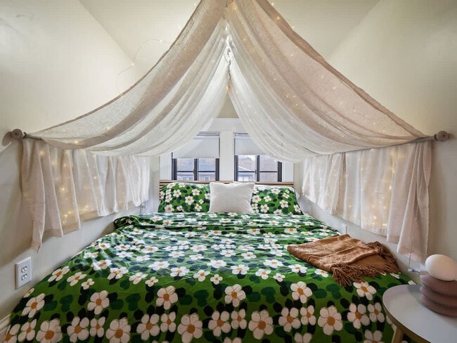 Building Photo - 25 N Rose Blvd