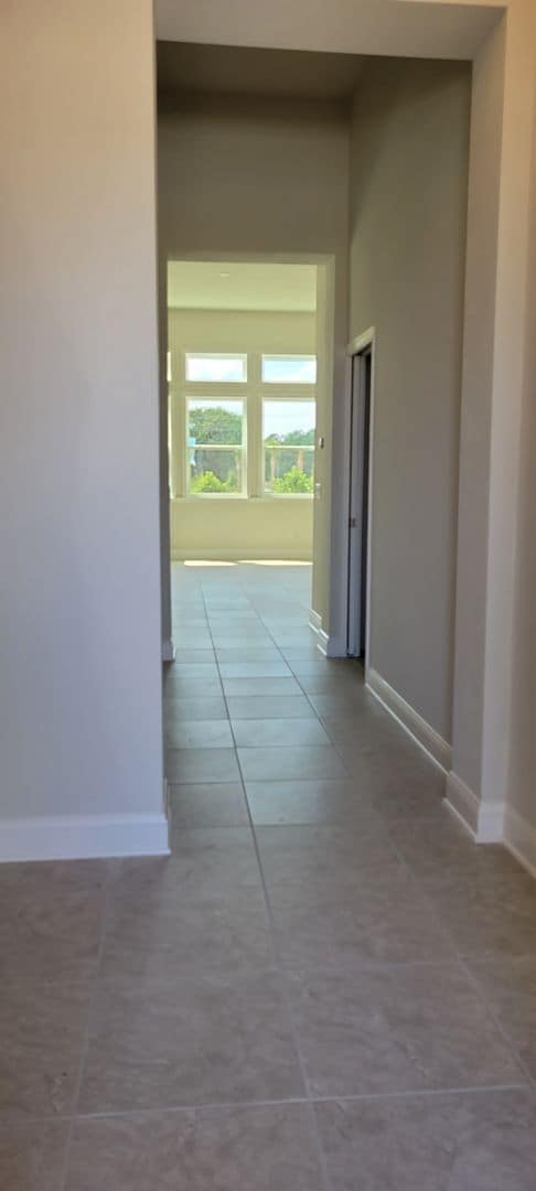 Building Photo - 3/2 with 2 car garage. Newer Construction home in Oakmont