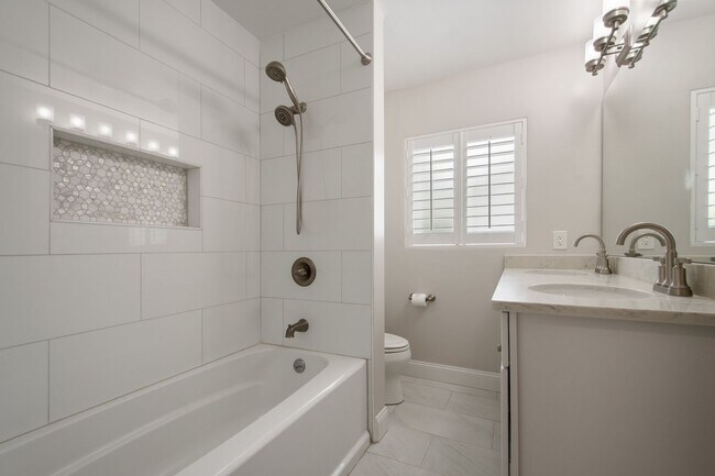 Building Photo - Renovated Winter Park 32789 Home for Lease