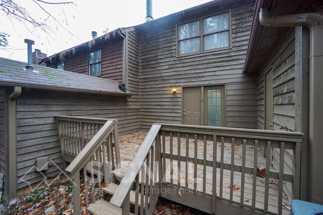 Building Photo - 725 Eastern Manor Ln