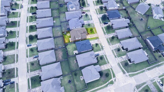 Building Photo - 29215 Jacobs River Dr