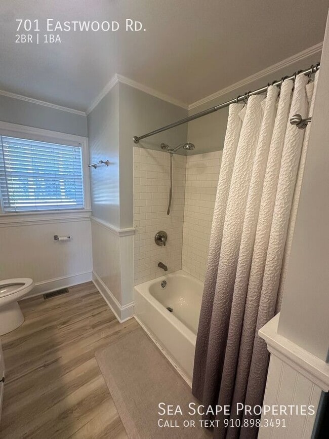 Building Photo - 701 Eastwood Rd