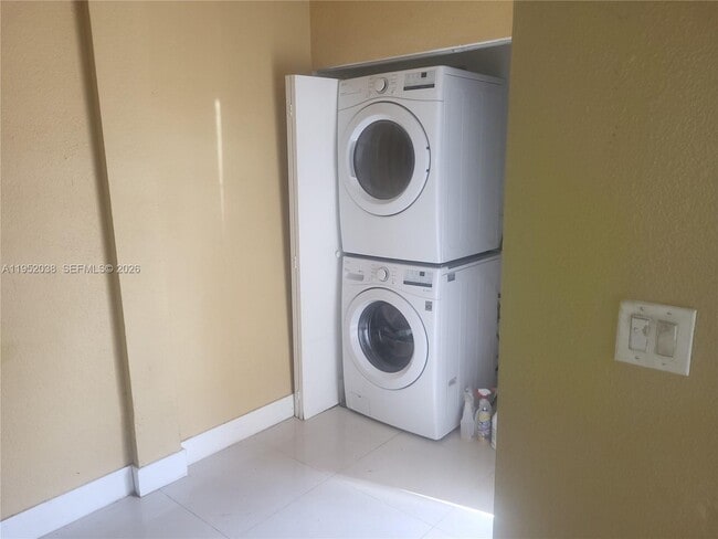 Building Photo - 2221 NW 55th Terrace