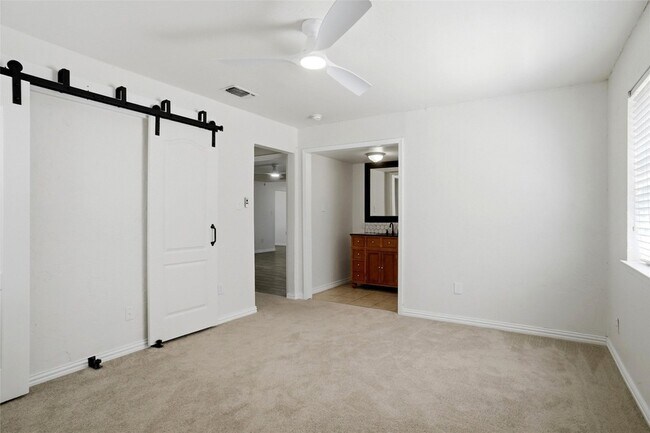 Building Photo - 129 Mountain View Dr